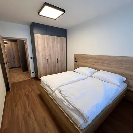 Apartment Luxusni Perla *
